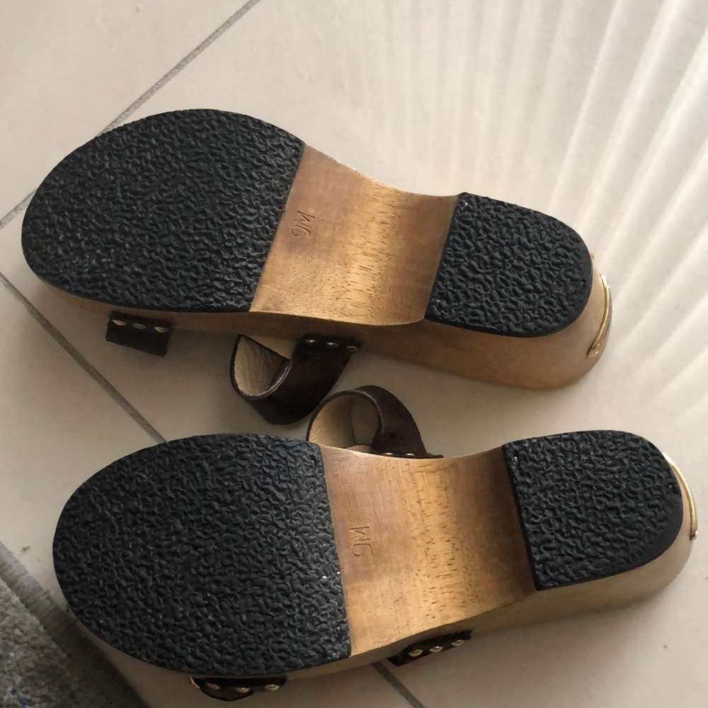 Shoe - Picture 2 of 2